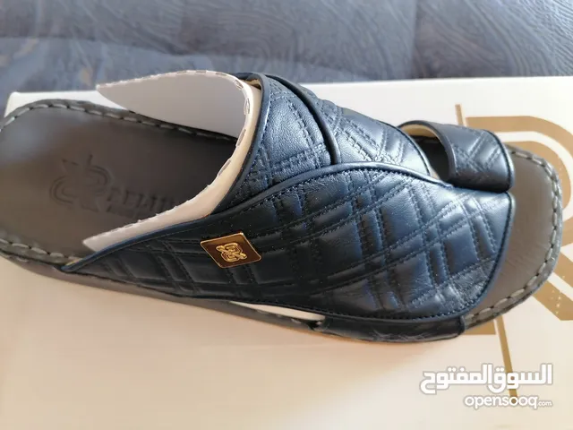 41 Slippers & Flip flops in Al Sharqiya
