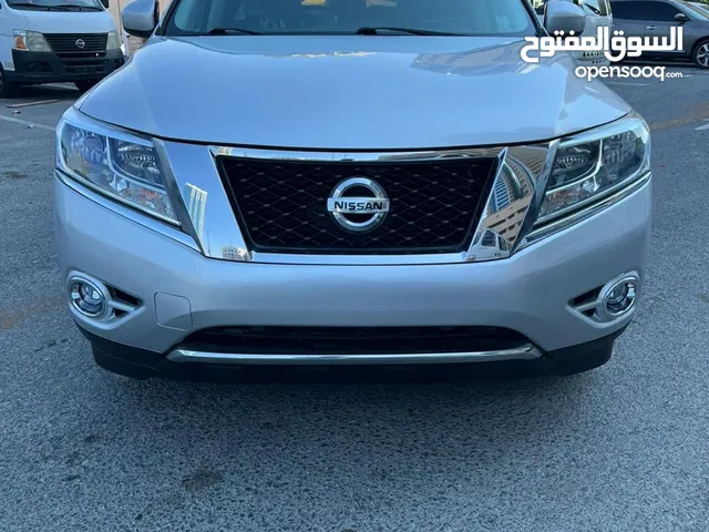 Used Nissan Pathfinder in Ajman