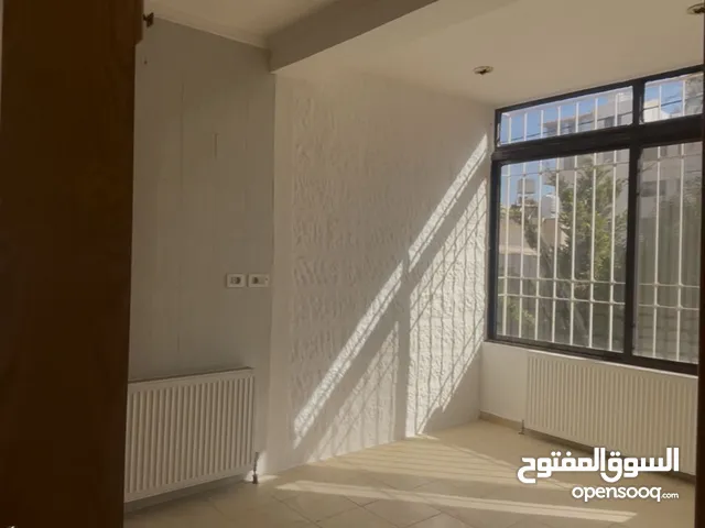 شقه للايجار في أم السماق 175 م قرب مسجد التلاوي