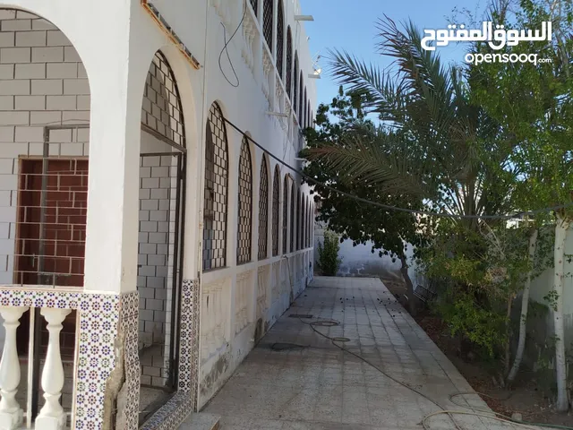 500 m2 More than 6 bedrooms Townhouse for Sale in Muscat Al Khoud