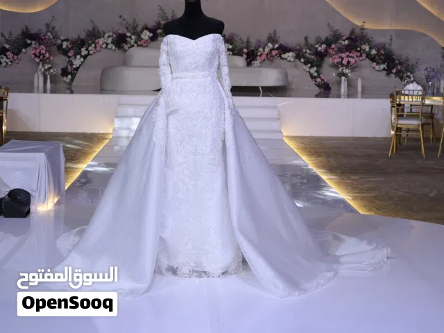 فستان زفاف ملكي فاخر للبيع (تصميم ديزاينر في دبي - لبسة أولى)
