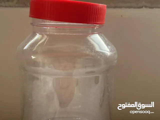 مرطبان بلاستيك جديد ما عمرو استعمل 96 حبه موجود للبيع باقل سعر 18 قرش الحبه