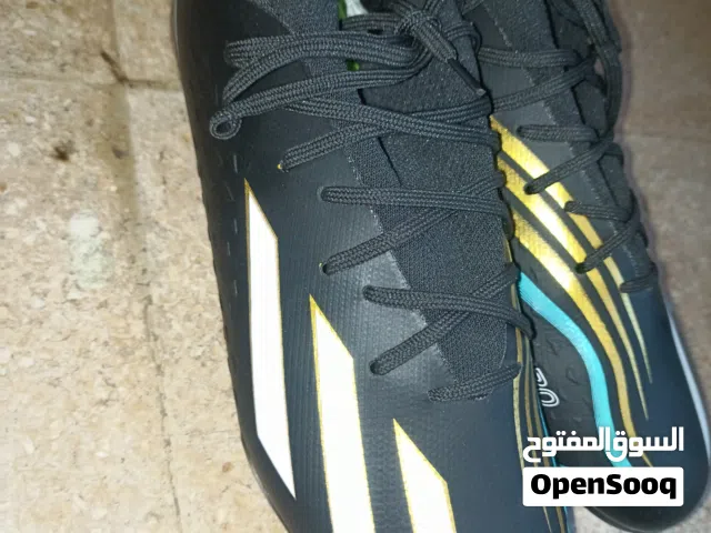للبيع حذاء رياضي أصلي 100% من شركة آديداس (Adidas) موديل السرعة الشهير والكلاسيكي النادر:Adidas +F30