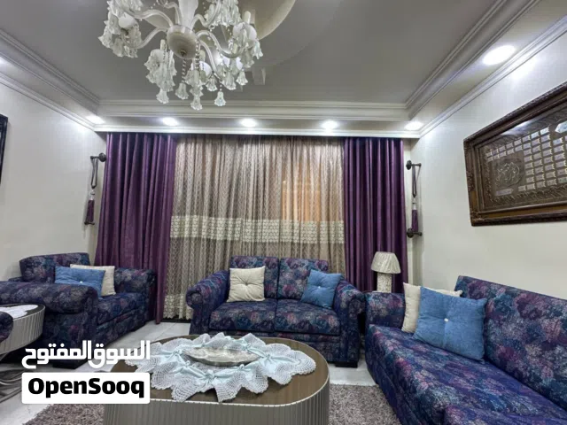 ستارة مستعملة للبيع بسعر 35 دينار ،، سعر الشراء 180 دينار  عبارة عن قطعتين العرض 4.5 متر