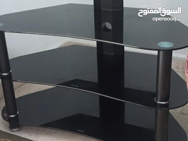 طاولة شاشة سوكريت مستعمل بحالة جيدة جدا