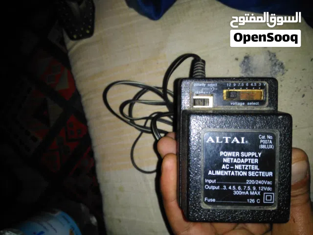 شاحن عام ومحول في آن واحد