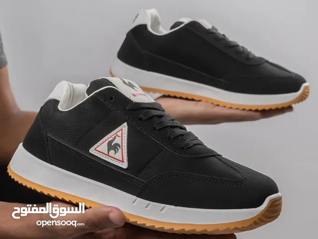 كوتشي رجالي مستورد عالي الجوده بمواصفات عالمية استايل فرنسي متميز