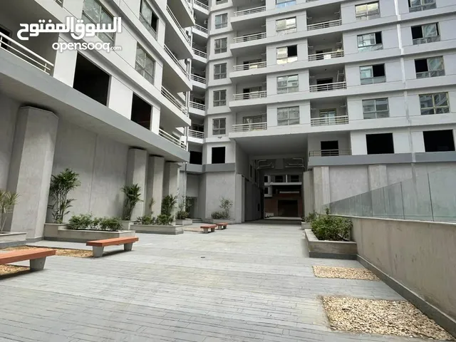 شقة للبيع كاش او تمويل عقاري 8% بكمبوند دجله تاورز مدينة نصر اول سكن الترا سوبر لوكس