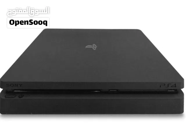 Ps4 with 2 controllers and games