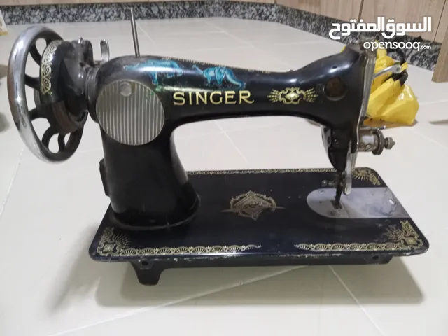 آلة الخياطة قديمة