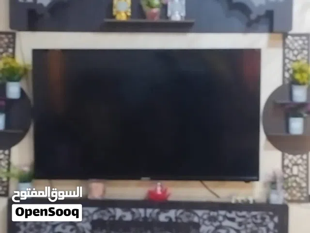 ديكور شاشه خشب نظيف و مرتب