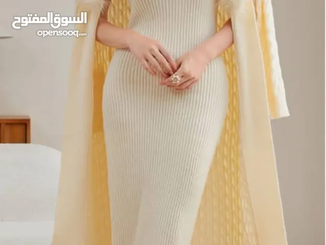 فستان تريكوسميك مع جاكت قبه فرو اجنبي
