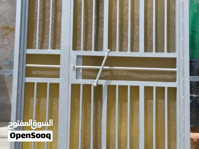 باب خارجي حديد ثقيل
