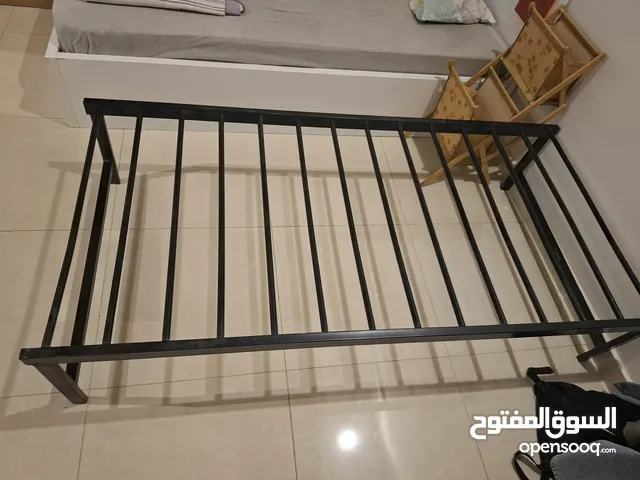 سرير فردي حديد