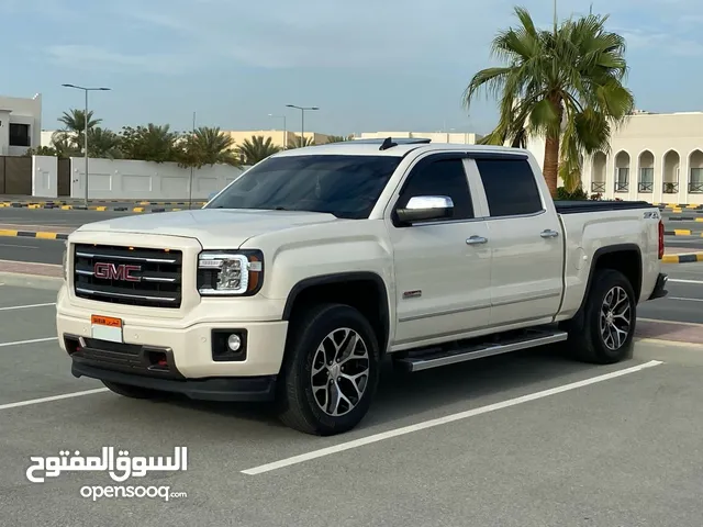 GMC Sierra 2015 in Southern Governorate