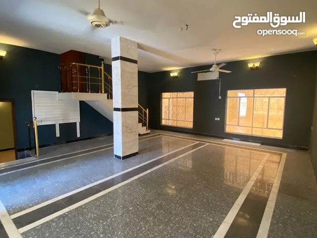 250m2 4 Bedrooms Villa for Rent in Basra Jaza'ir