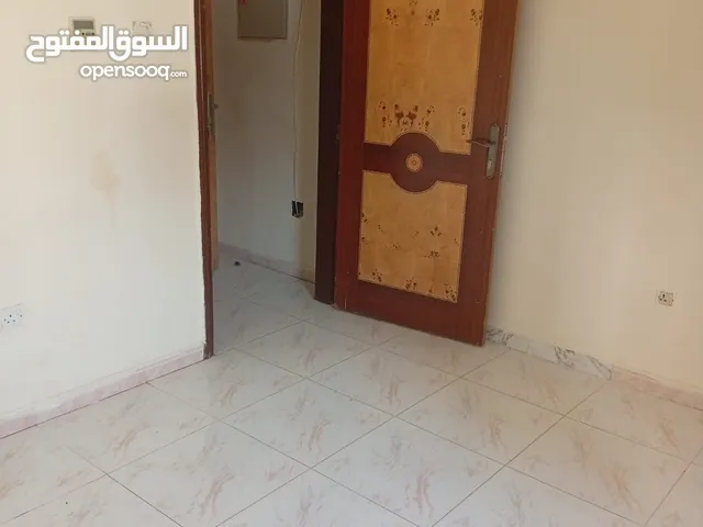 (علاء)استوديو للإيجار في الراشدية 3 - عجمان! فرصتك الآن للسكن في موقع مميز وبسعر مناسب! فقط 13000
