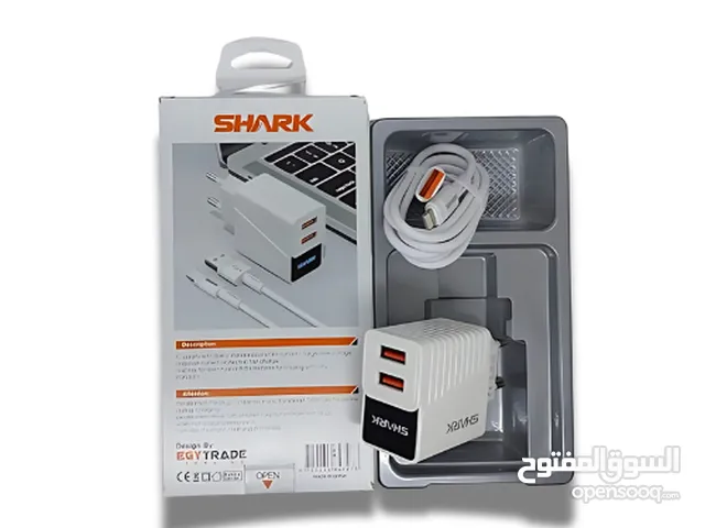 شاحن SHARK SH201 TYPE C بأضاءة لون احمر اثناء الشحن والازرق بعد الانتهاء