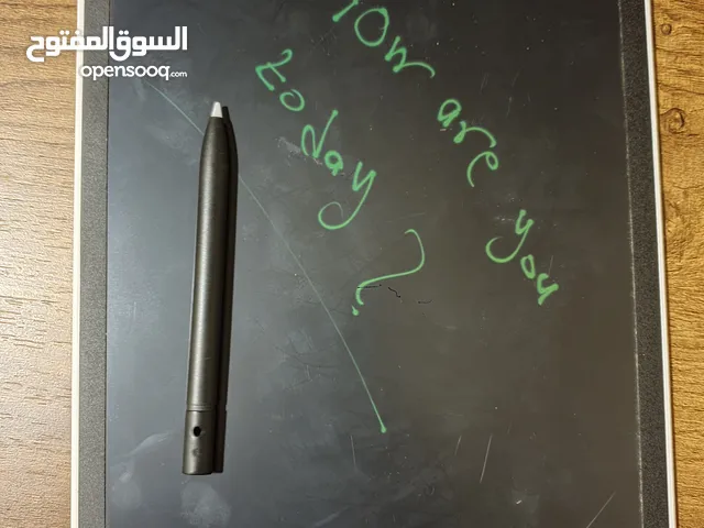 صبورة صغيرة ببطارية مع قلم