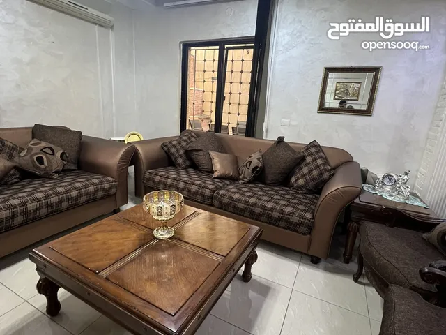 اثاث غرفة جلوس طقم كنب