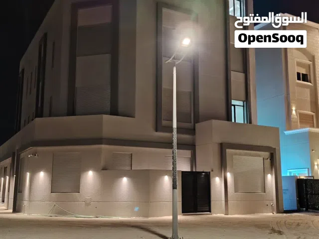 للايجار شقة مميزة جدا بالمطلاع