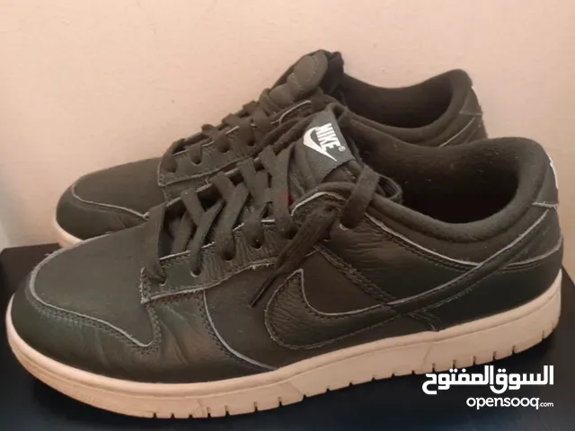 Nike dunk olive green