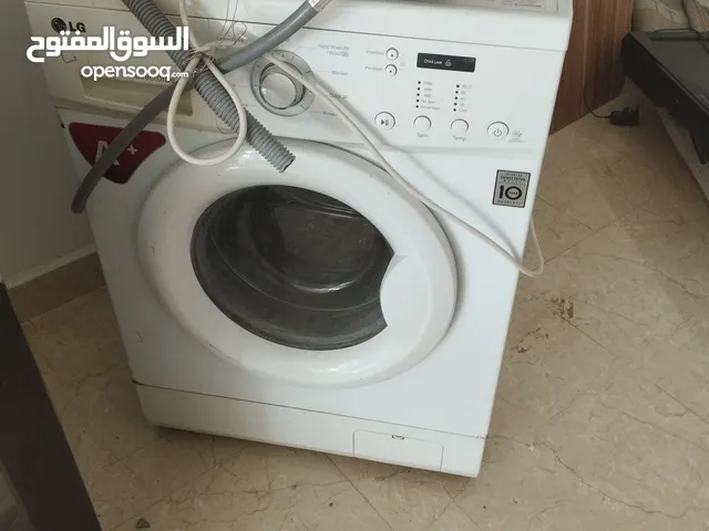 غسالة نوع LGللبيع بداعي السفر