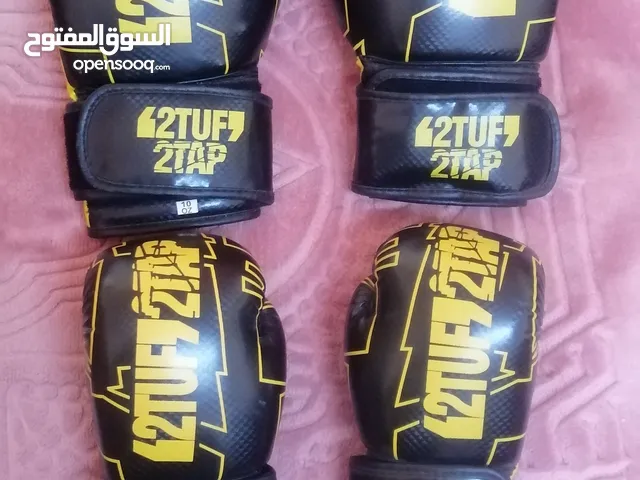 قفازات ملاكمه باكستاني بحالة ممتازة