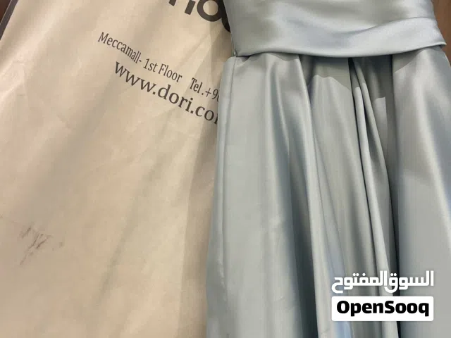 فساتين سهرة و مناسبات للبيع احقو حالكم لفستان مميز جداً