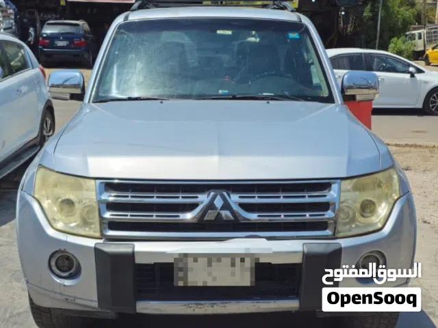 2010 ميتسوبيشي باجيرو GLS