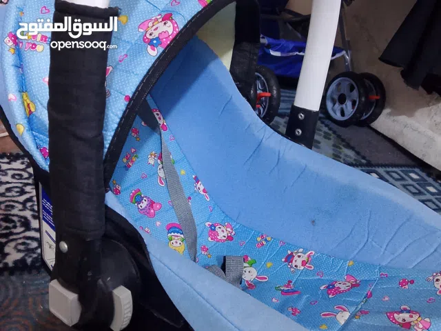 كرسي طفل مستعمل قليل نضيف