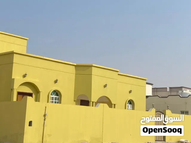 300 m2 4 Bedrooms Townhouse for Rent in Al Wustaa Al Duqum