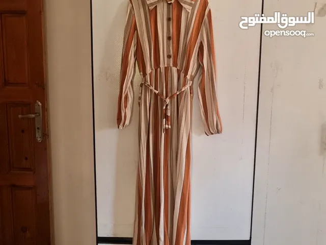 فستان كاجوال وفساتين مناسبات