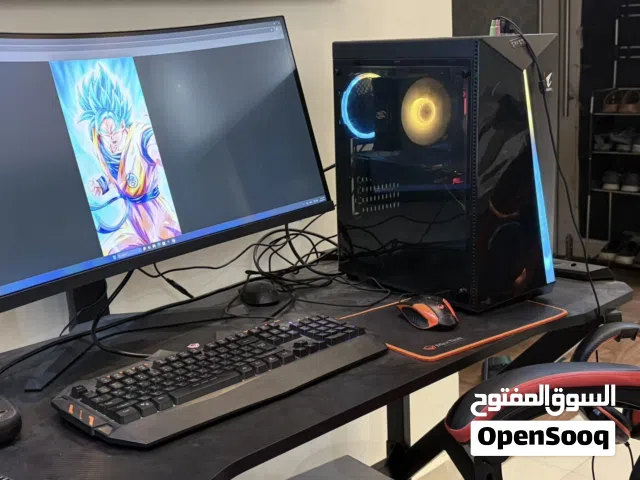 جهاز كمبيوتر متكامل للألعاب أو العمل مع الشاشه والطاوله