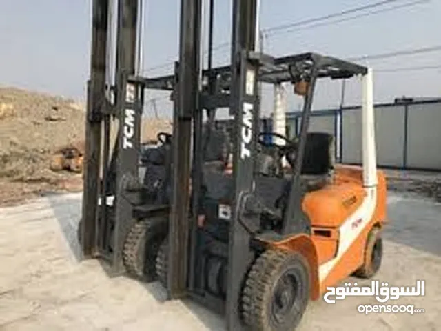 تاجير الرافعات الشوكيه وتنزيل جميع انواع البضائع وتأجير يومي وشهري