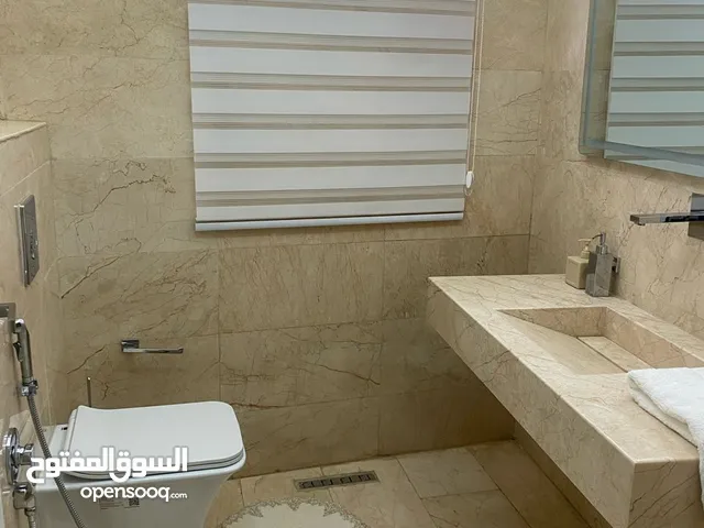 510 m2 5 Bedrooms Villa for Sale in Tripoli Salah Al-Din