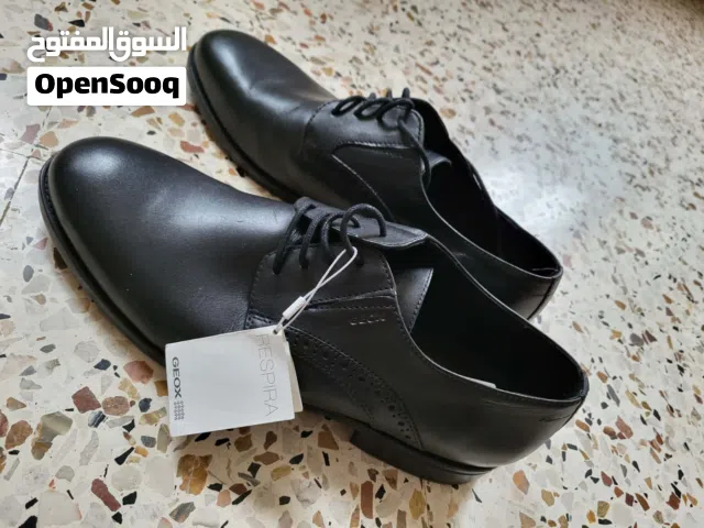 حذاء كلاسيك جيوكس