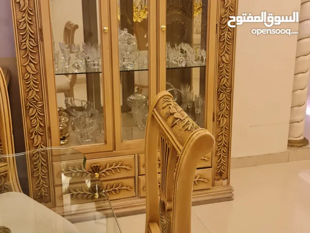 بوفيه خشب مع دنس سوار
