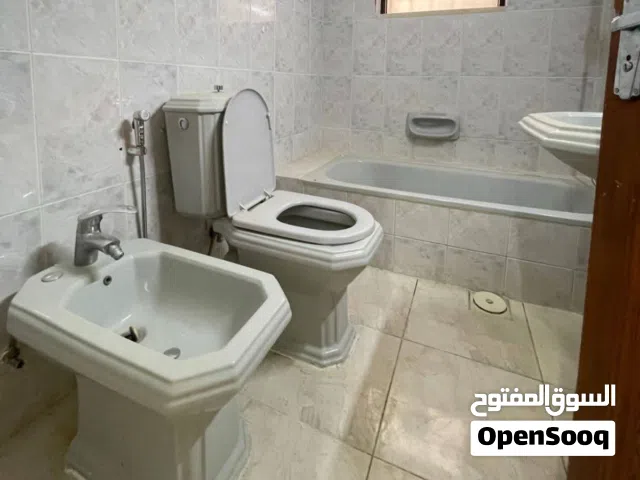 حمام مستعمل للبيع كامل