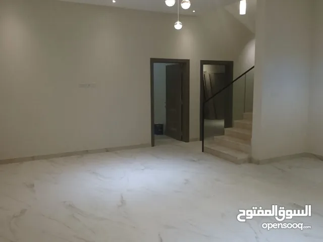 300 m2 More than 6 bedrooms Villa for Sale in Muscat Bosher