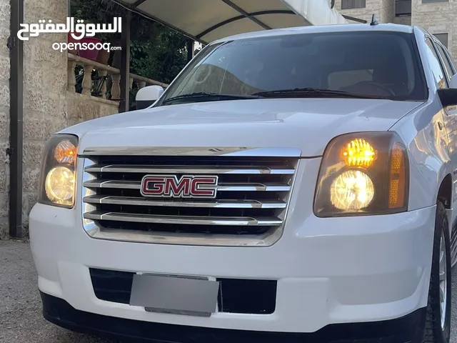 جيب جمس يوكن موديل 2008 بحالة الوكالة لون ابيض فل اضافات مميز جدا هايبرد