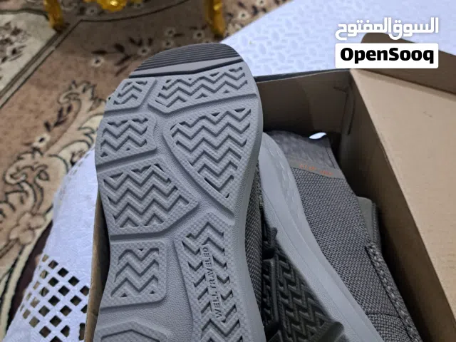 جزمه اسكتشرز اصليه جديده