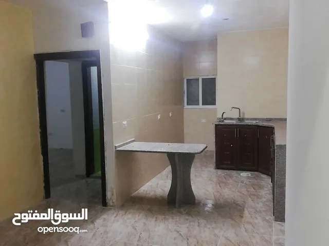 شقة سكنية للإيجار بموقع متميز قريب من كافة الخدمات