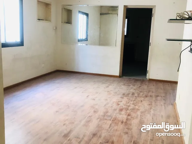 0 m2 4 Bedrooms Townhouse for Rent in Muharraq Busaiteen
