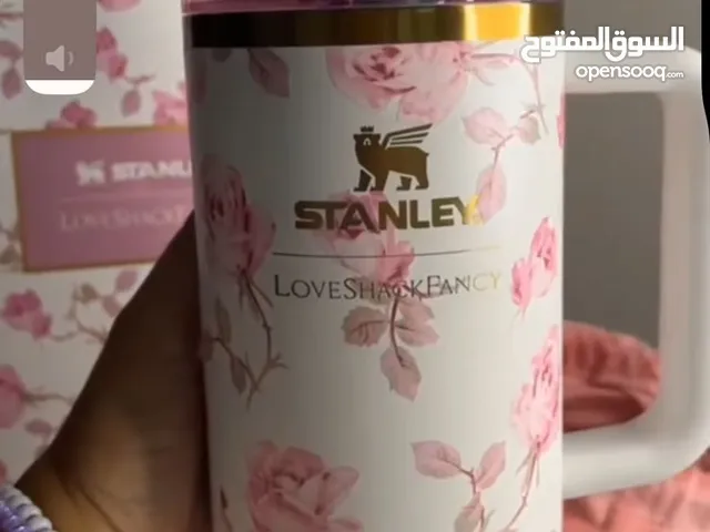 Stanely cup new style مطرة ستانلي برسمة جديدة مختمة ختم الاصلي لون ابيض مورّد بزهر تحفظ البرودة