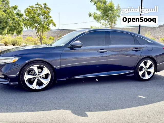 2018 هوندا اكورد Touring