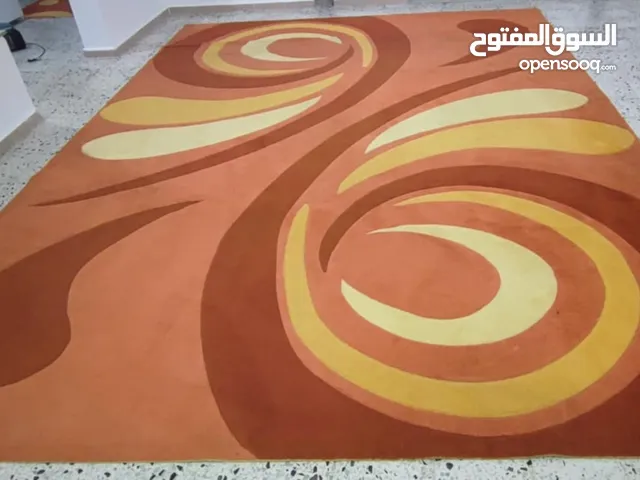 سجادة شبه جديدة تفرش 5*4 للبيع بسعر مناسب جدا