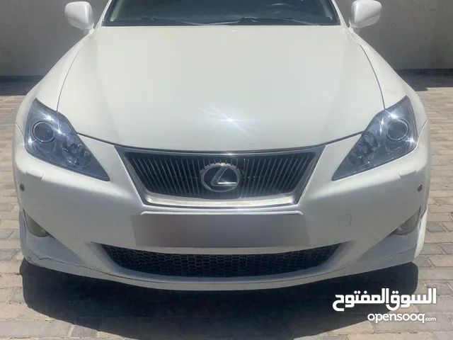 لكسز is موديل 2008