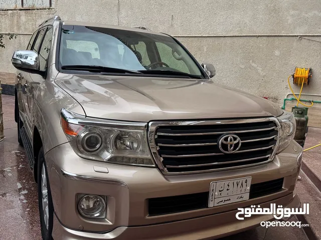 لانكروزر مديل 2014 كفاله عامه ما عده البنيد نفسه مصبوغ نفس ألون بقيه سياره كلهه كفاله