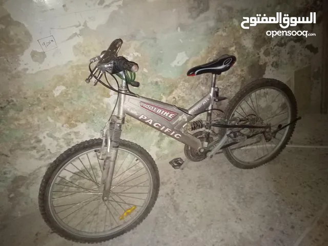 السلام عليكم موجود بسكليت بسعر مناسب